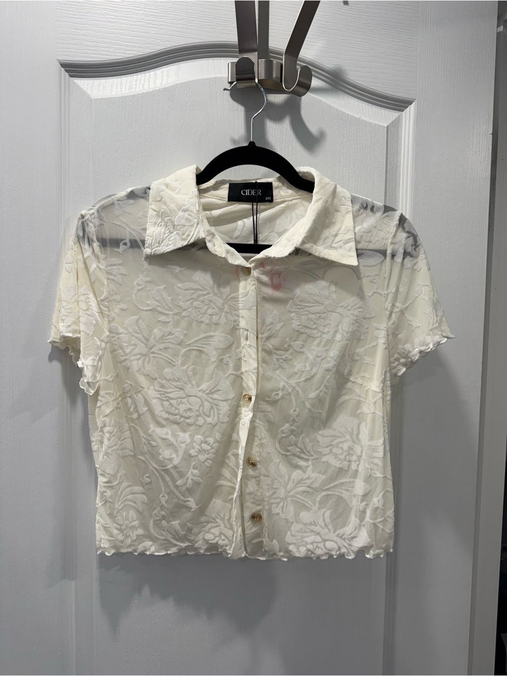 Cider Ivory Floral Sheer Short Sleeve Button-Down Shirt